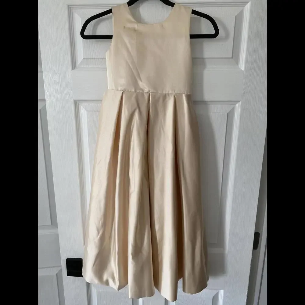 Satin flower girl dress, size 8 - Picture 1 of 6